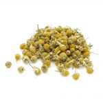 Kamillenblüten ganz